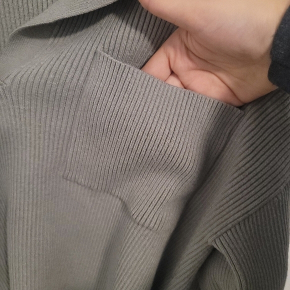 Altard State Knit Grey Cropped Sweater - Picture 4 of 5